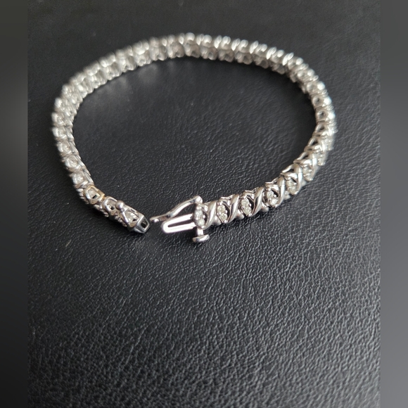 unbranded Jewelry - NEW WOMENS 10 K WHITE GOLD WITH 1 CT GENUINE DIAMONDS 7 in LONG TENNIS BRACELET